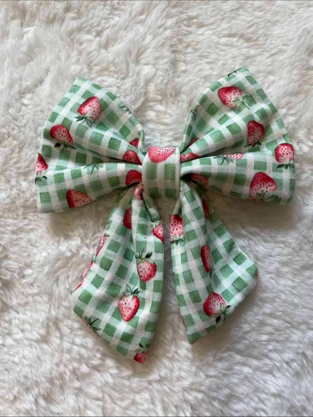 Griffy & Drak Green Gingham Strawberry Bow for Pets